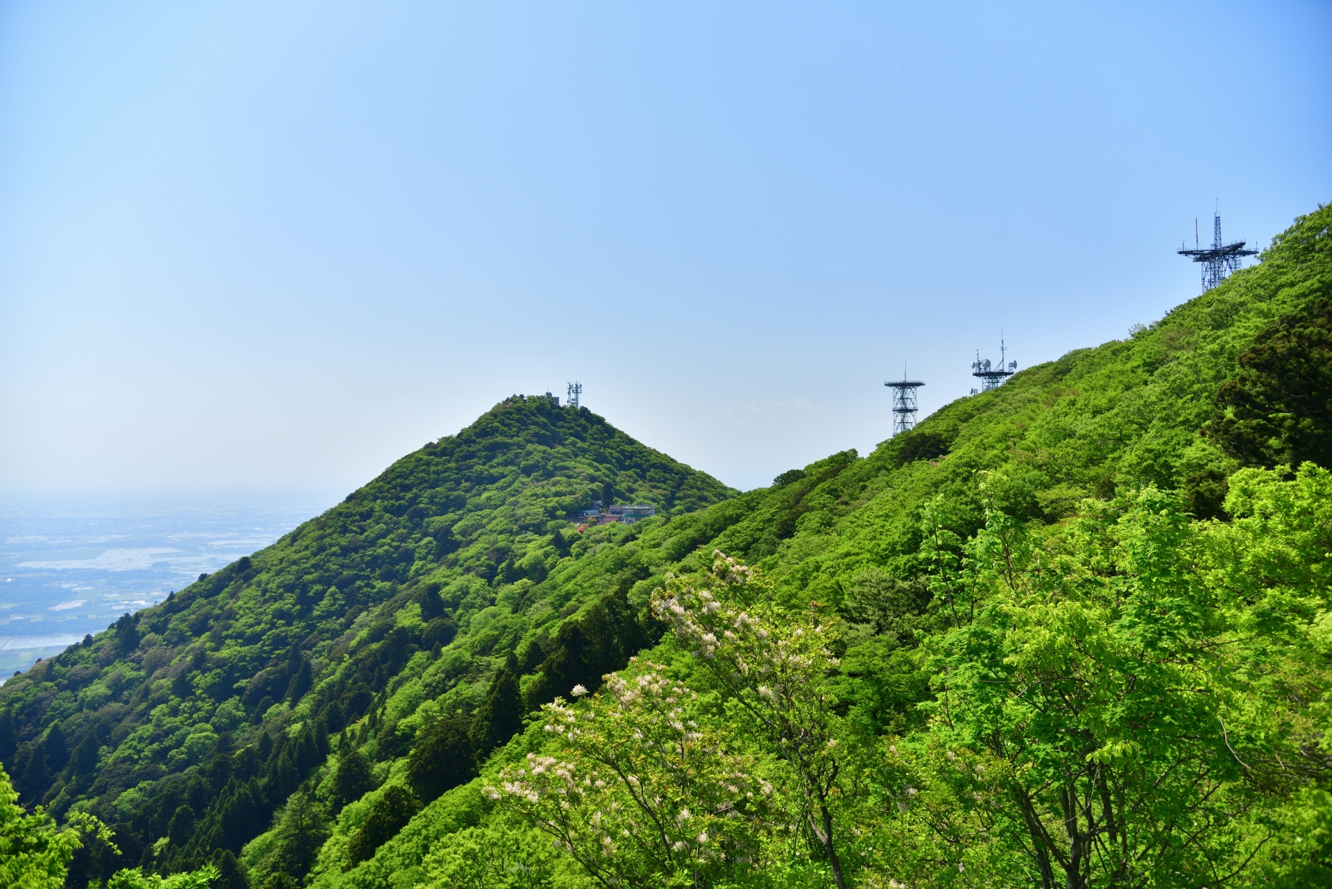 筑波山の新緑の風景